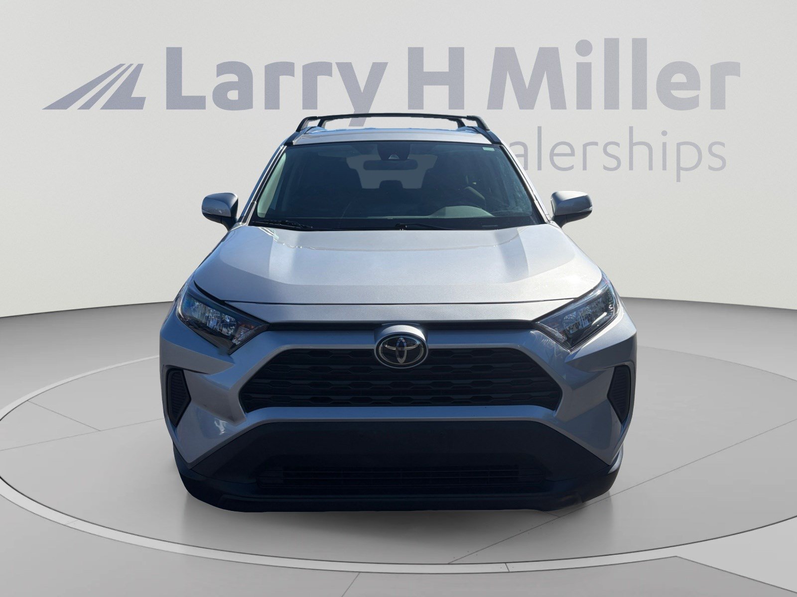 Used 2021 Toyota RAV4 LE w/ Carpet Mat Package (TMS) AWD/4WD image 8