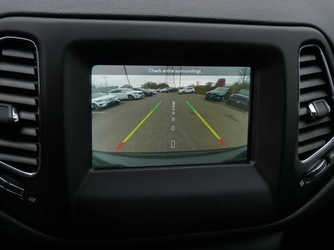 Used 2019 Jeep Compass Latitude w/ Popular Equipment Group image 21