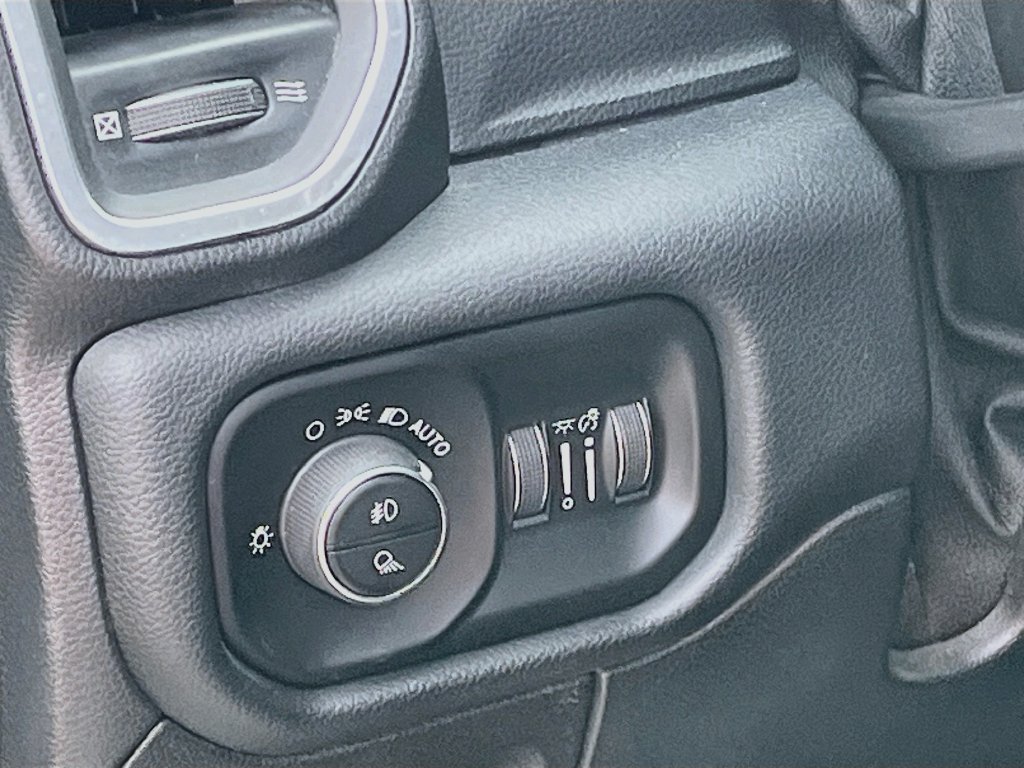 Used 2021 RAM 1500 Laramie w/ Off Road Group AWD/4WD image 10