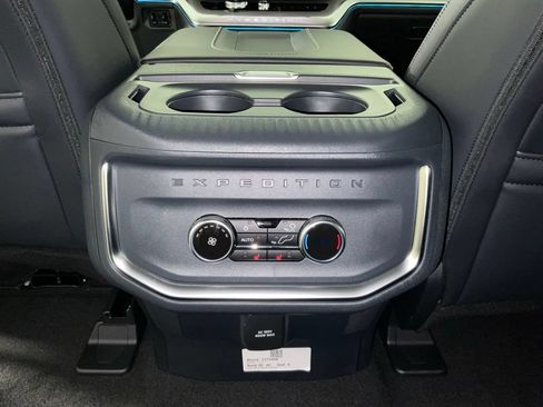 New 2027 Ford Expedition Platinum RWD image 18