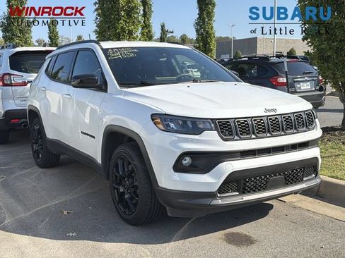 Used 2025 Jeep Compass Latitude w/ Altitude Special Edition AWD/4WD image 1