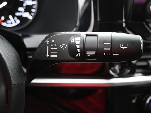 Used 2025 Nissan Pathfinder SV AWD/4WD image 19