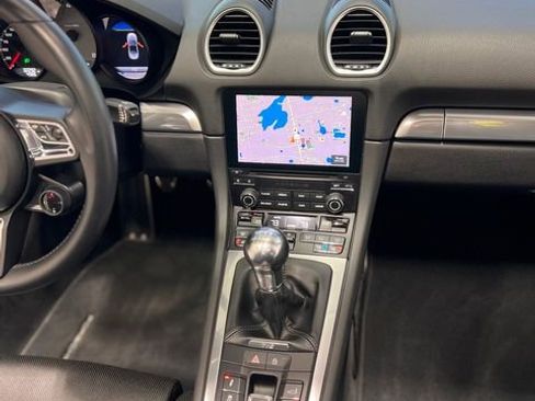 Used 2019 Porsche 718 Boxster S image 22