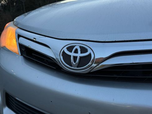 Used 2013 Toyota Camry image 7
