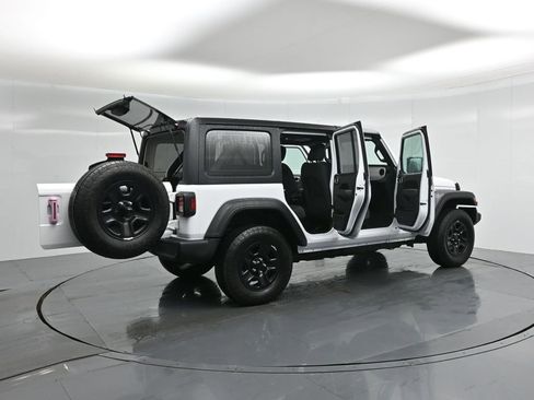 Used 2025 Jeep Wrangler Sport image 6