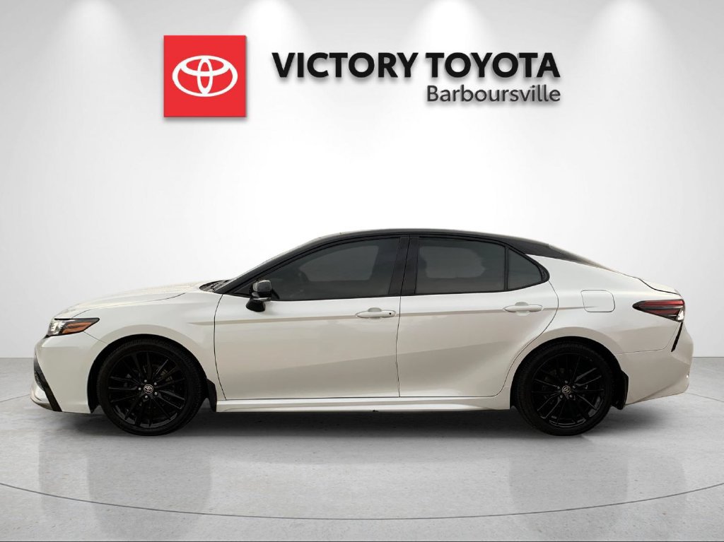 Used 2022 Toyota Camry XSE w/ Navigation Package FWD image 2