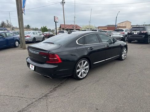 Used 2017 Volvo S90 T6 Inscription w/ Climate Package image 3
