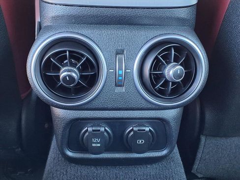 Used 2018 Kia Stinger GT2 image 16