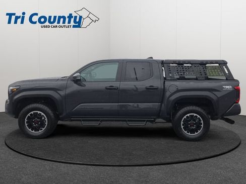 Used 2025 Toyota Tacoma TRD Off-Road w/ TRD Off Road Upgrade Package AWD/4WD image 5