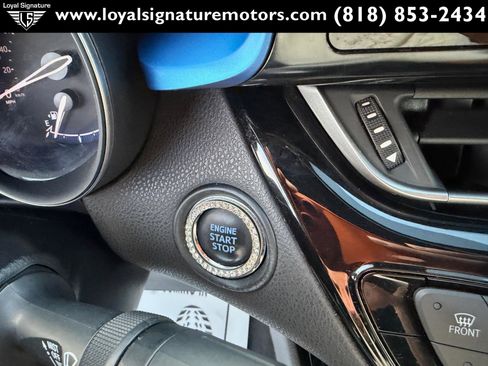 Used 2019 Toyota C-HR XLE image 28