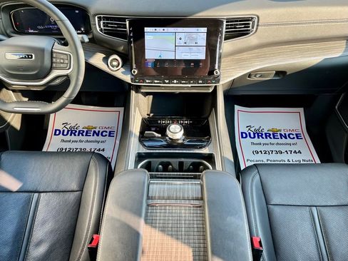 Used 2024 Jeep Wagoneer Series II image 12