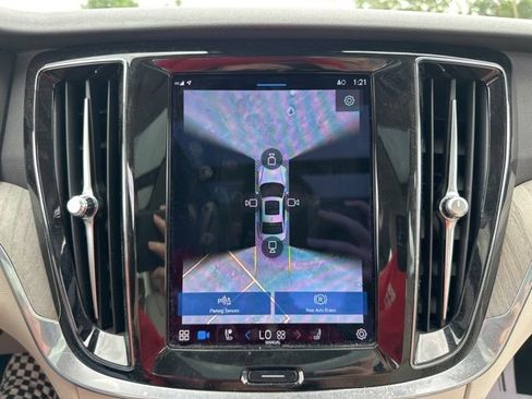 Used 2024 Volvo S60 B5 Plus image 38