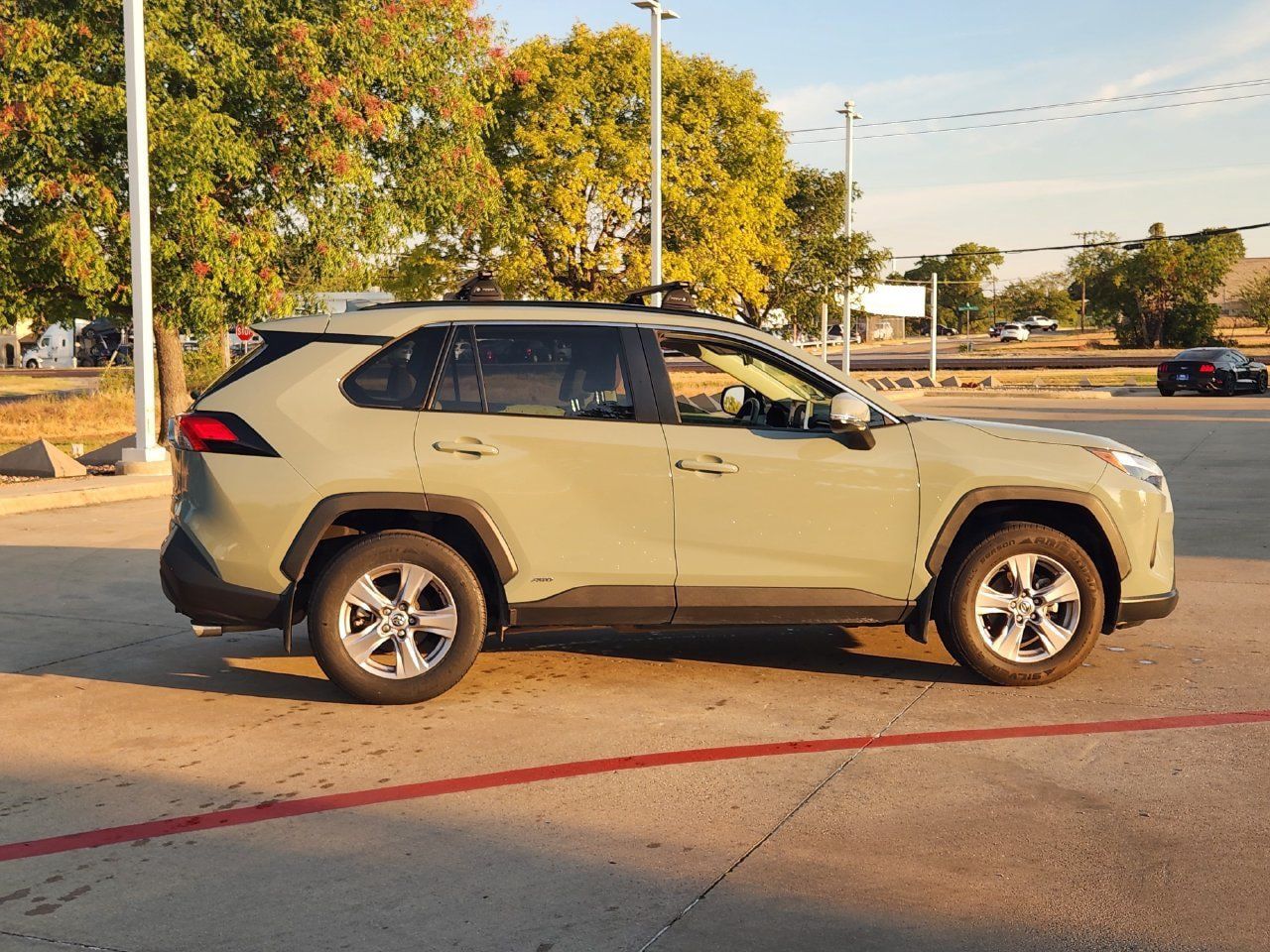 Used 2023 Toyota RAV4 XLE w/ Convenience Package AWD/4WD image 8