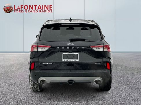Used 2022 Ford Escape Titanium w/ Class II Trailer Tow Package image 6