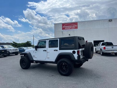 Used 2015 Jeep Wrangler Unlimited Sport w/ Quick Order Package 24S AWD/4WD image 4
