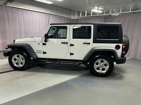 Used 2015 Jeep Wrangler Unlimited Sport w/ Quick Order Package 24S AWD/4WD image 4