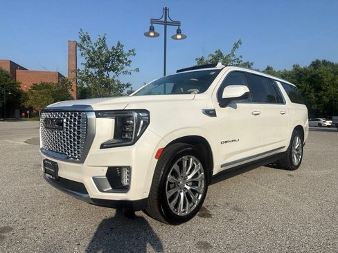 Used 2024 GMC Yukon XL Denali w/ Denali Reserve Package AWD/4WD image 7