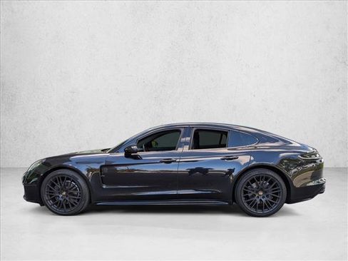 Used 2023 Porsche Panamera image 8