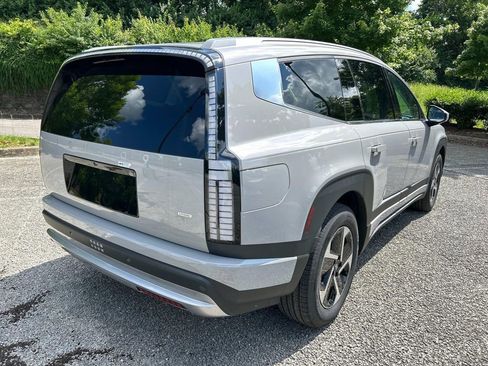 New 2026 Hyundai Ioniq 9 SE image 7