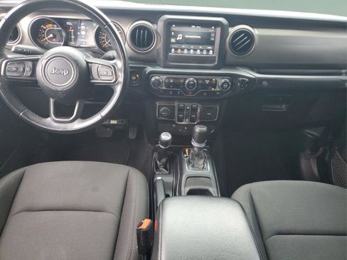 Used 2021 Jeep Gladiator Willys image 9