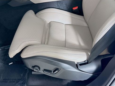 Certified 2026 Volvo XC90 B6 Ultra w/ Protection Package AWD/4WD image 19