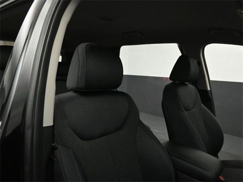 Used 2019 Hyundai Santa Fe SE image 30