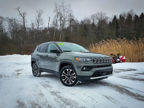 Certified 2022 Jeep Compass Limited image 2