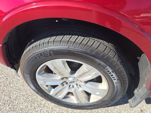 Used 2019 Ford F150 Platinum image 7