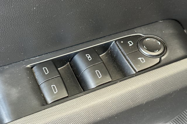 Used 2023 Chevrolet Colorado Trail Boss w/ LPO, Skid Plate Package AWD/4WD image 13