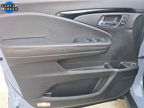 Used 2025 Honda Ridgeline Black Edition image 40