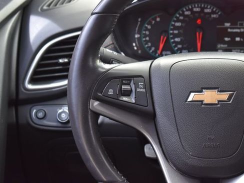 Used 2022 Chevrolet Trax LT w/ LT Convenience Package AWD/4WD image 26