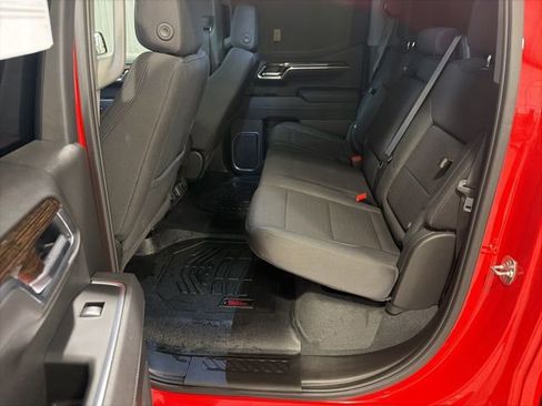 Used 2025 GMC Sierra 1500 Elevation image 9