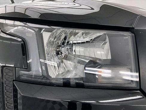 Used 2022 Nissan Frontier S w/ Technology Package image 30