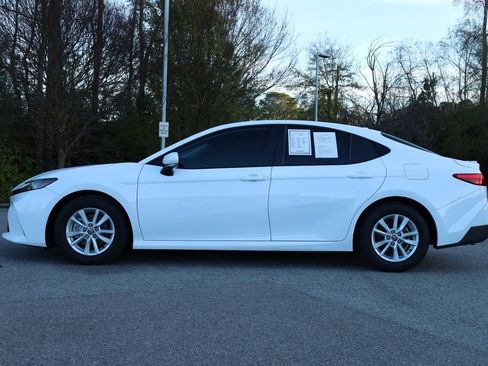 Used 2025 Toyota Camry LE image 14