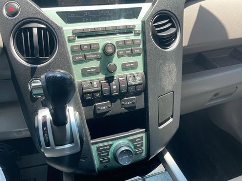 Used 2011 Honda Pilot EX-L image 17