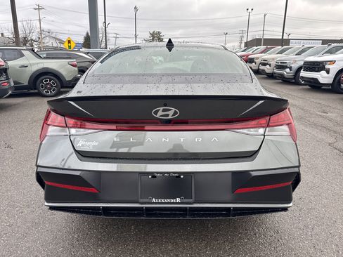 New 2026 Hyundai Elantra SEL Sport Premium image 4