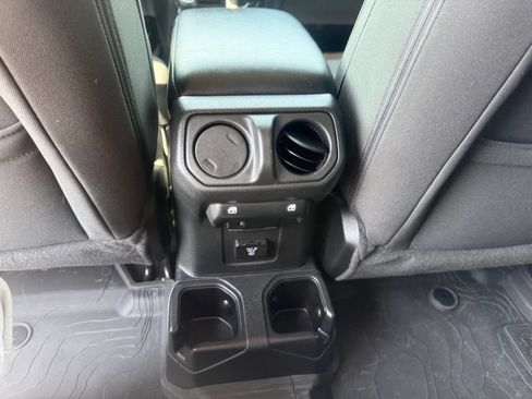 Used 2023 Jeep Gladiator Sport AWD/4WD image 44