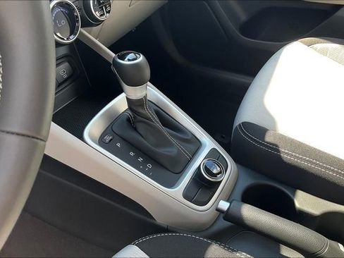 New 2025 Hyundai Venue SEL image 8