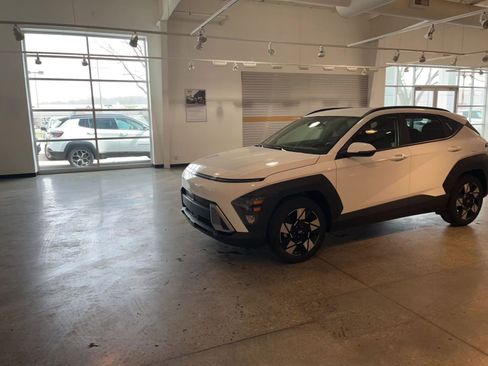 Used 2025 Hyundai Kona SEL image 8