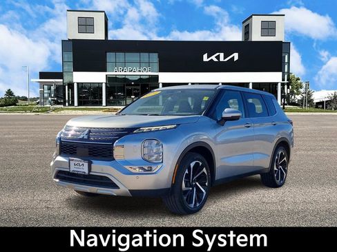 Used 2024 Mitsubishi Outlander SE image 5