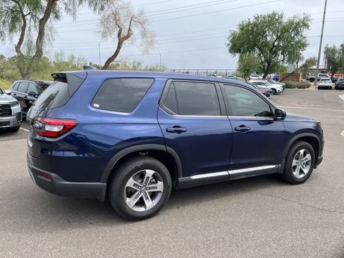 Used 2025 Honda Pilot EX-L image 5