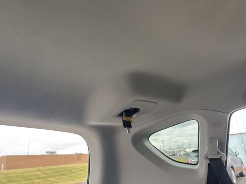 Used 2018 Toyota RAV4 LE image 39