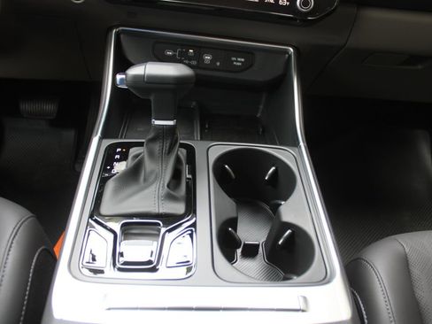 New 2026 Kia Carnival EX FWD image 40