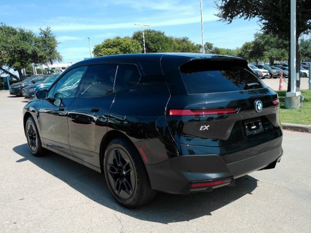 Used 2023 BMW iX xDrive50 AWD/4WD image 13