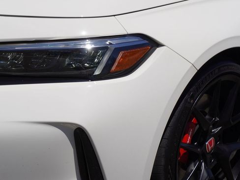 Used 2025 Honda Civic Type R image 2