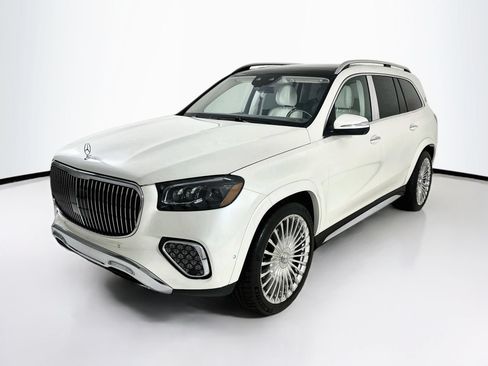 Used 2024 Mercedes-Benz Maybach GLS 600 4MATIC image 3