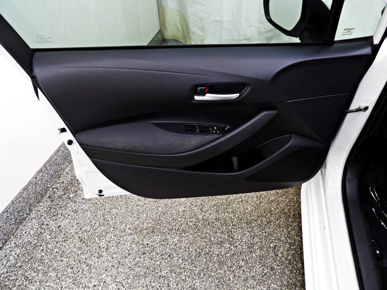 Used 2021 Toyota Corolla LE FWD image 7