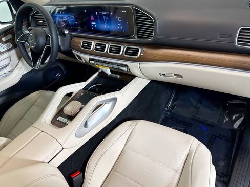 New 2026 Mercedes-Benz GLS 450 4MATIC image 28