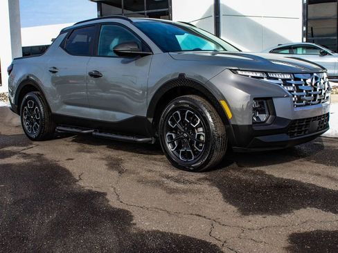 Used 2023 Hyundai Santa Cruz SEL Premium image 3