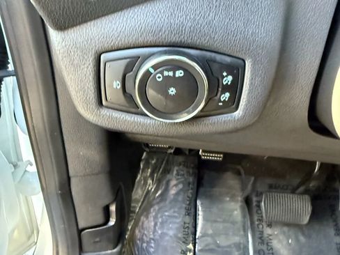 Used 2018 Ford Transit Connect XLT image 25